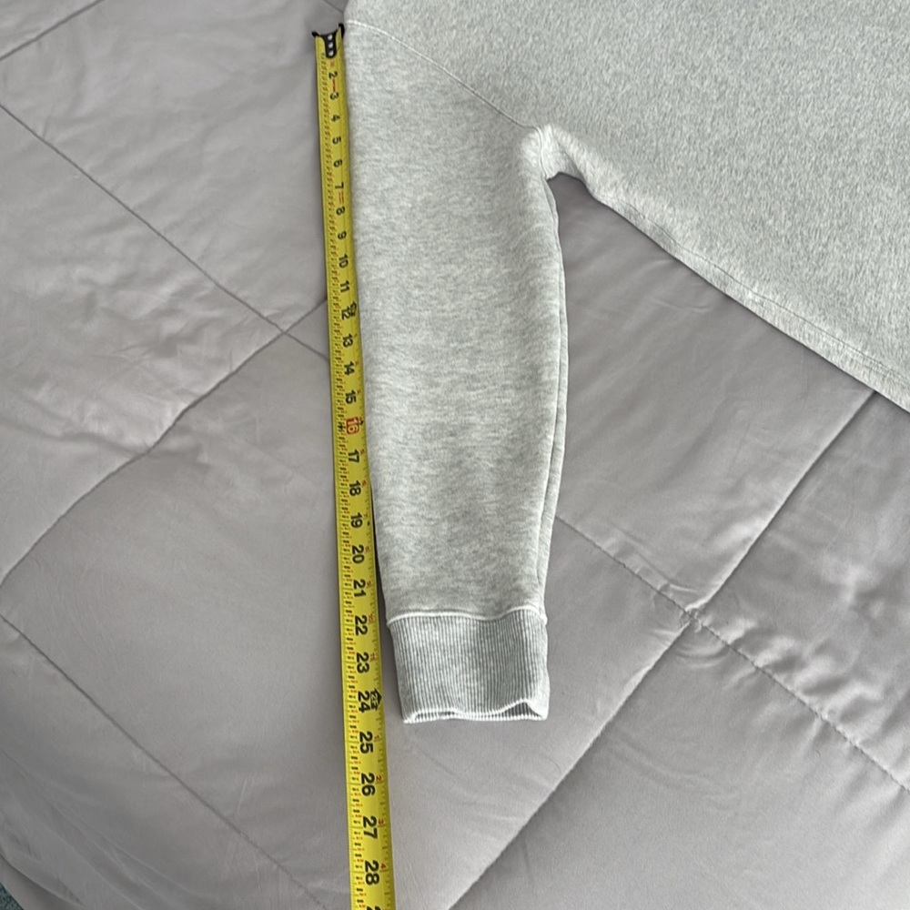 Banana Republic Light Gray Crewneck Top - Picture 3 of 6